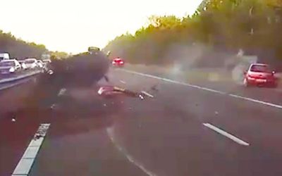 Imagini tulburatoare! Un grav accident rutier, anticipat de pilotul automat al Tesla! Ce-a urmat