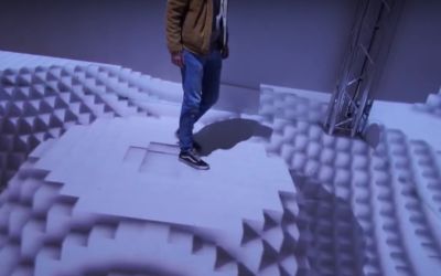 Iluzie optica incredibila! Ce se intampla cand te plimbi prin aceasta incapere