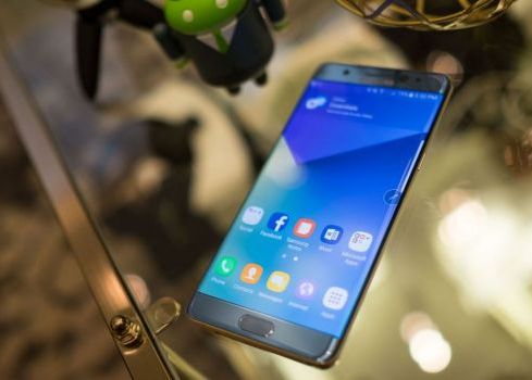 Lupta stransa: Galaxy Note 8 va fi lansat in septembrie, la concurenta cu iPhone 8! Cat va costa Lupta Stransa Galaxy Note 8 Va Fi Lansat In Septembrie La Concurenta Cu Iphone 8 Cat Va Costa