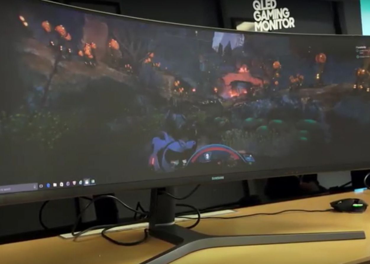 Chg90 Cel Mai Lat Monitor Din Lume