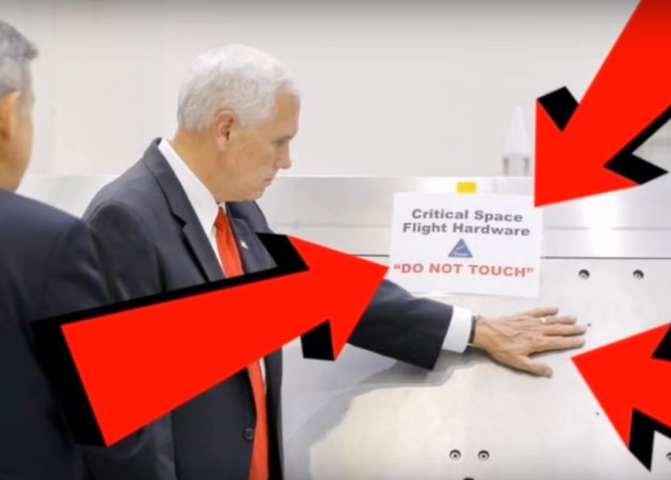 Gestul De Care Rade O Lume Intreaga Ce A Facut Vicepresedintele American Cu Un Echipament Nasa