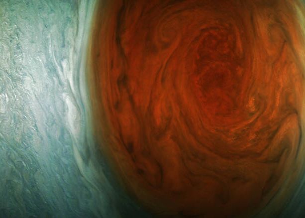 Imagini Impresionante Cu Marea Pata Rosie De Pe Jupiter Ce A Fotografiat Sonda Juno
