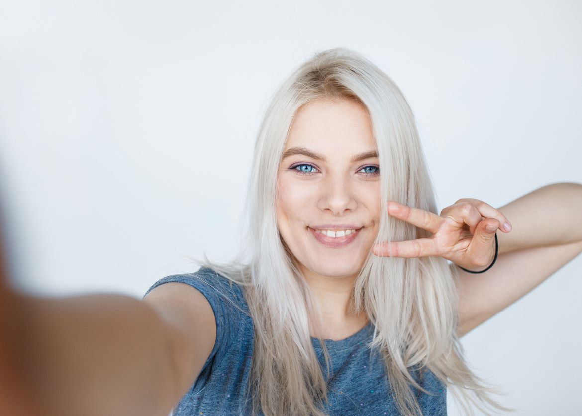 A vrut sa-si faca selfie intr-o galerie de arta! Ce-a urmat e un adevarat dezastru! A Vrut Sa Si Faca Selfie Intr O Galerie De Arta Ce A Urmat E Un Adevarat Dezastru