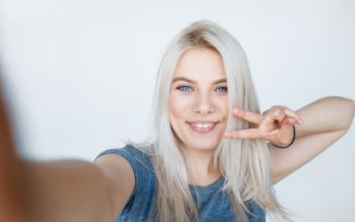 A vrut sa-si faca selfie intr-o galerie de arta! Ce-a urmat e un adevarat dezastru!