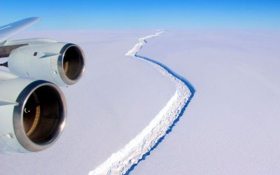 Detalii neasteptate! Ce se intampla cu ghetarul de o mie de miliarde de tone care s-a rupt din Antarctica