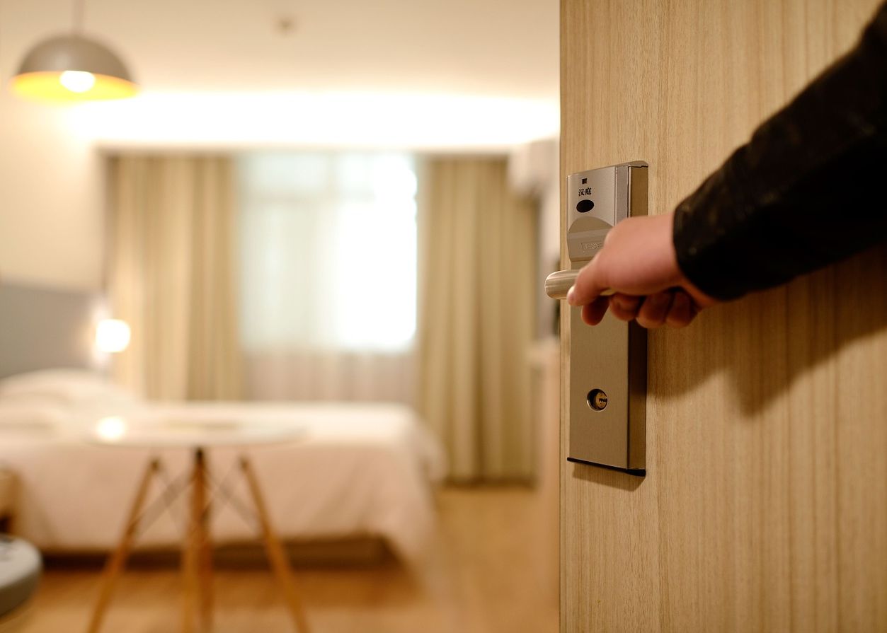 Raport Bitdefender: o grupare de hackeri fura secrete de stat de la politicienii cazati in hoteluri Raport Bitdefender O Grupare De Hackeri Fura Secrete De Stat De La Politicienii Cazati In Hoteluri
