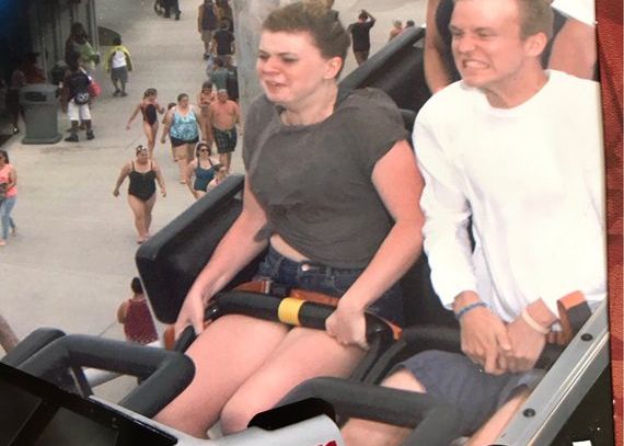 A urcat in rollercoaster, dar nu si-a asigurat telefonul mobil! Ce s-a intamplat dupa cateva secunde A Urcat In Rollercoaster Dar Nu Si A Asigurat Telefonul Mobil Ce S A Intamplat Dupa Cateva Secunde