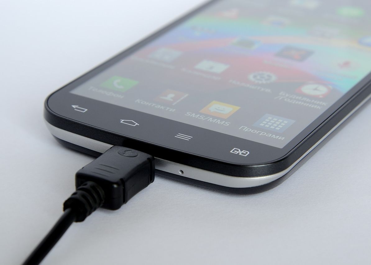 Inventie Revolutionara Iti Vei Putea Incarca Telefonul Mobil In Doar Cateva Secunde