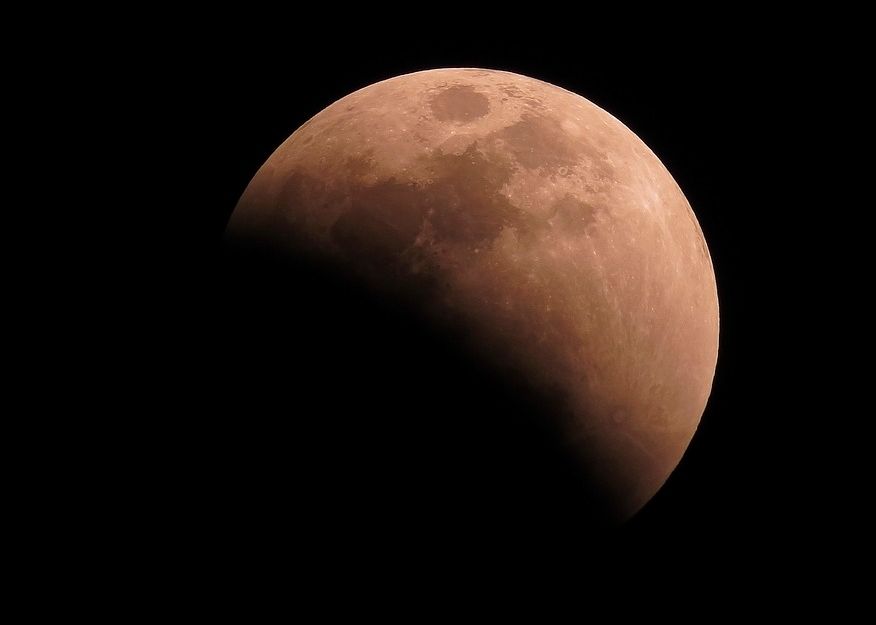 O Eclipsa De Luna Va Avea Loc Luni Noapte Cand Poate Fi Observata