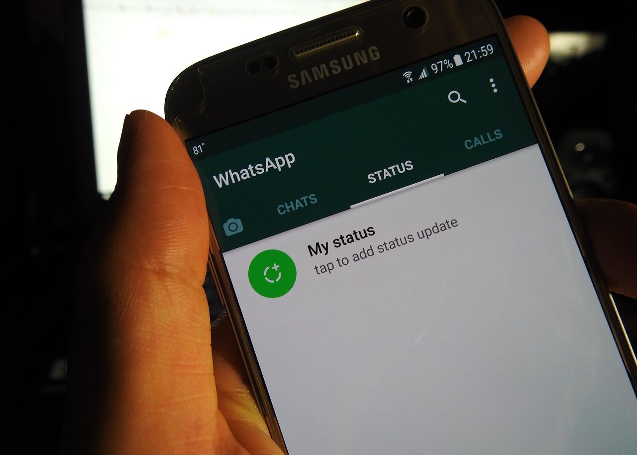 Folosesti WhatsApp sau Facebook Messenger? Iata cat de simplu pot fi interceptate conversatiile tale Folosesti Whatsapp Sau Facebook Messenger Iata Cat De Simplu Pot Citi Hackerii Conversatiile Tale