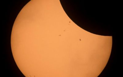 Imagini uluitoare surprinse de NASA in timpul eclipsei totale! Ce se vede in fata Soarelui