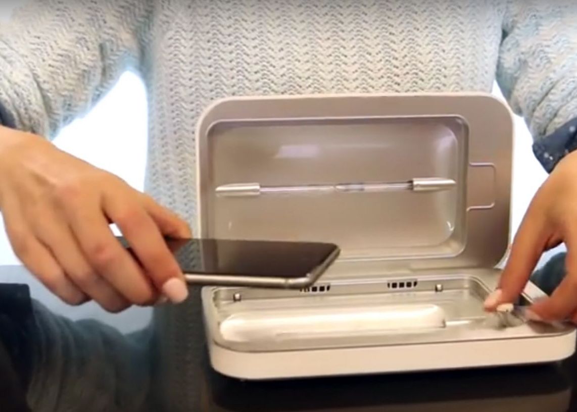 Curata Nebunie A Fost Inventat Aparatul Care Iti Spala Telefonul