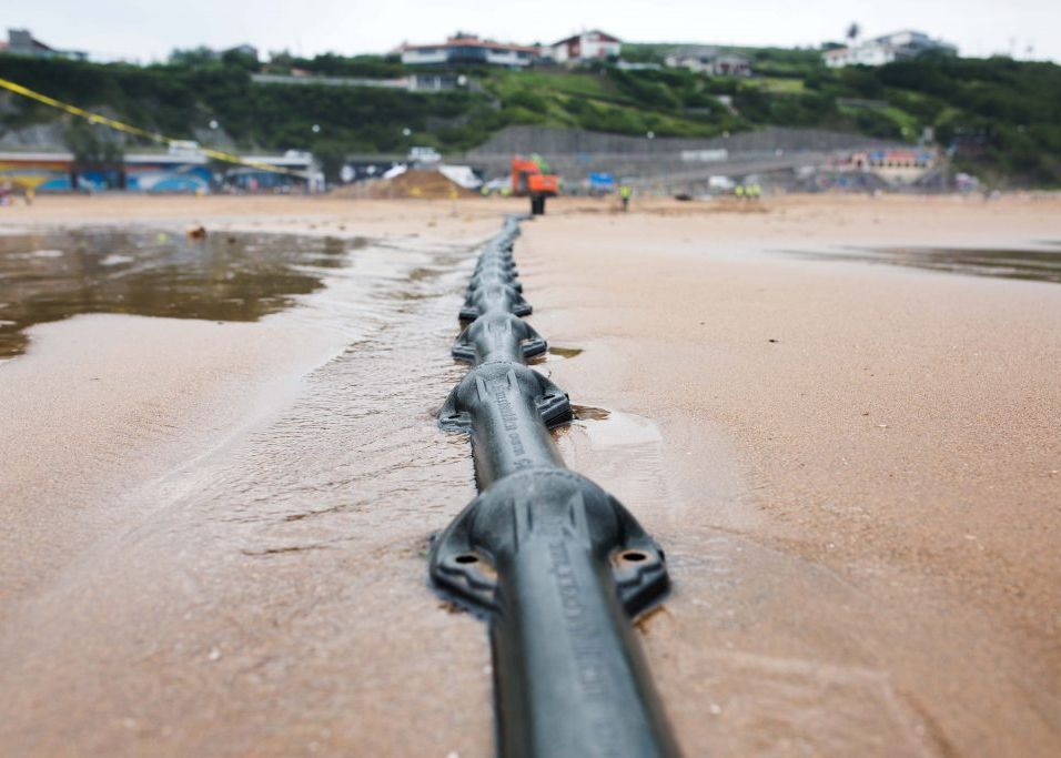 Proiect incredibil! Un cablu construit sub Oceanul Atlantic va transmite date la viteze de 160 terabiti/sec Proiect Incredibil Cel Mai Mare Cablu Subacvatic De Fibra Optica Va Transmite Date La Viteze De 160 Terabiti