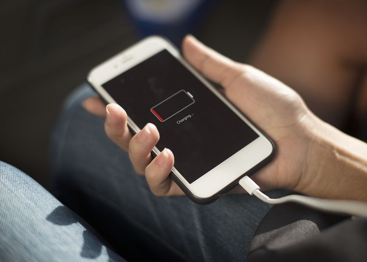 Iti vei putea incarca telefonul in doar 5 minute! Cercetatorii au inventat un nou tip de baterii Inventie Au Fost Create Bateriile Care Se Incarca In Doar 5 Minute