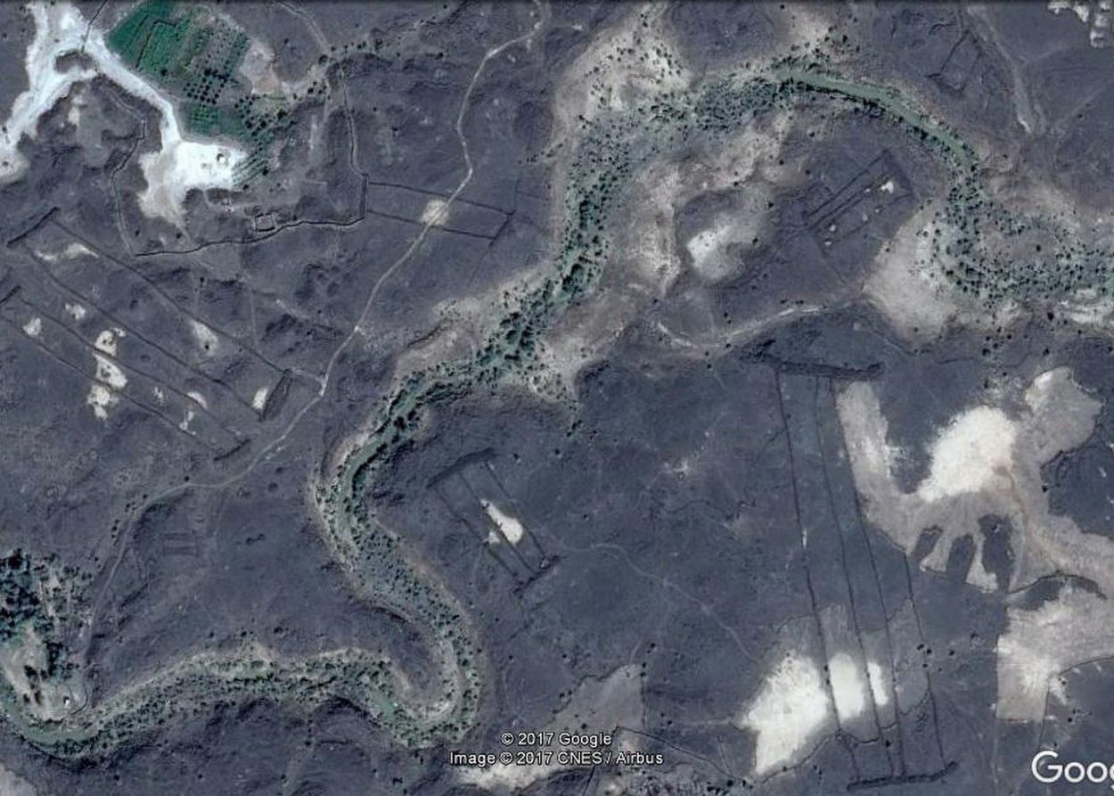 Peste 400 de structuri misterioase, descoperite in Arabia Saudita! Imagini obtinute prin Google Earth Peste 400 De Structuri Misterioase Descoperite In Arabia Saudita