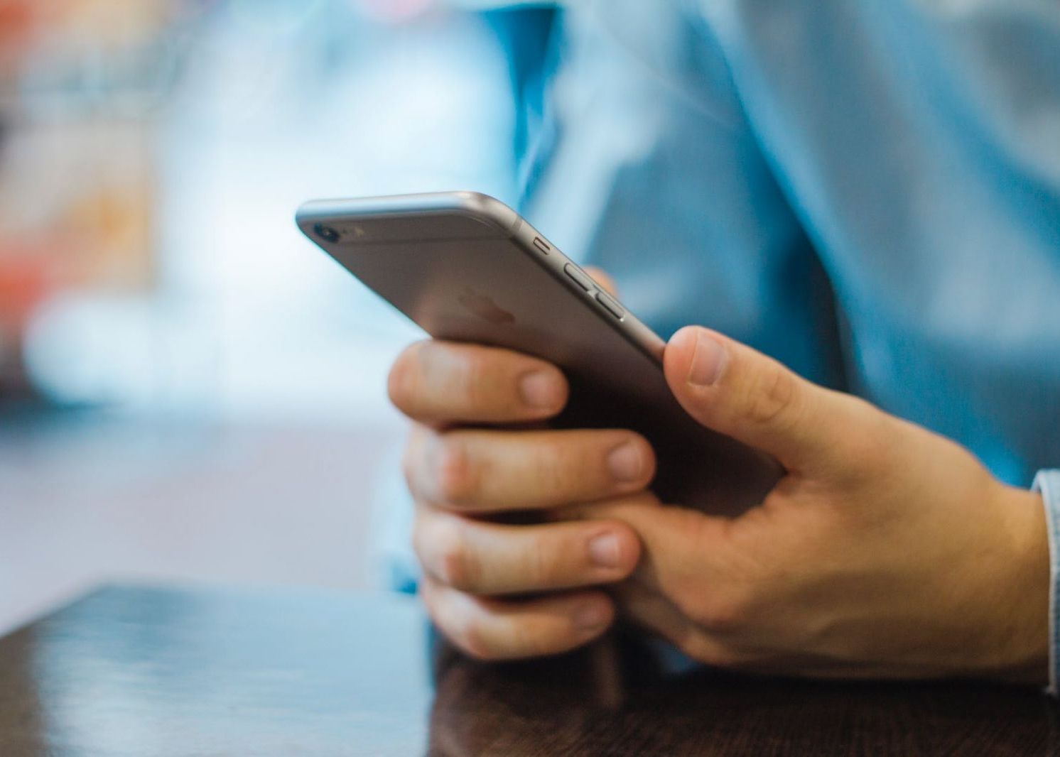 Riscul nestiut la care se expun utilizatorii de iPhone! Avertismentul unui programator Riscul Nestiut La Care Se Expun Utilizatorii De Iphone Avertismentul Unui Programator