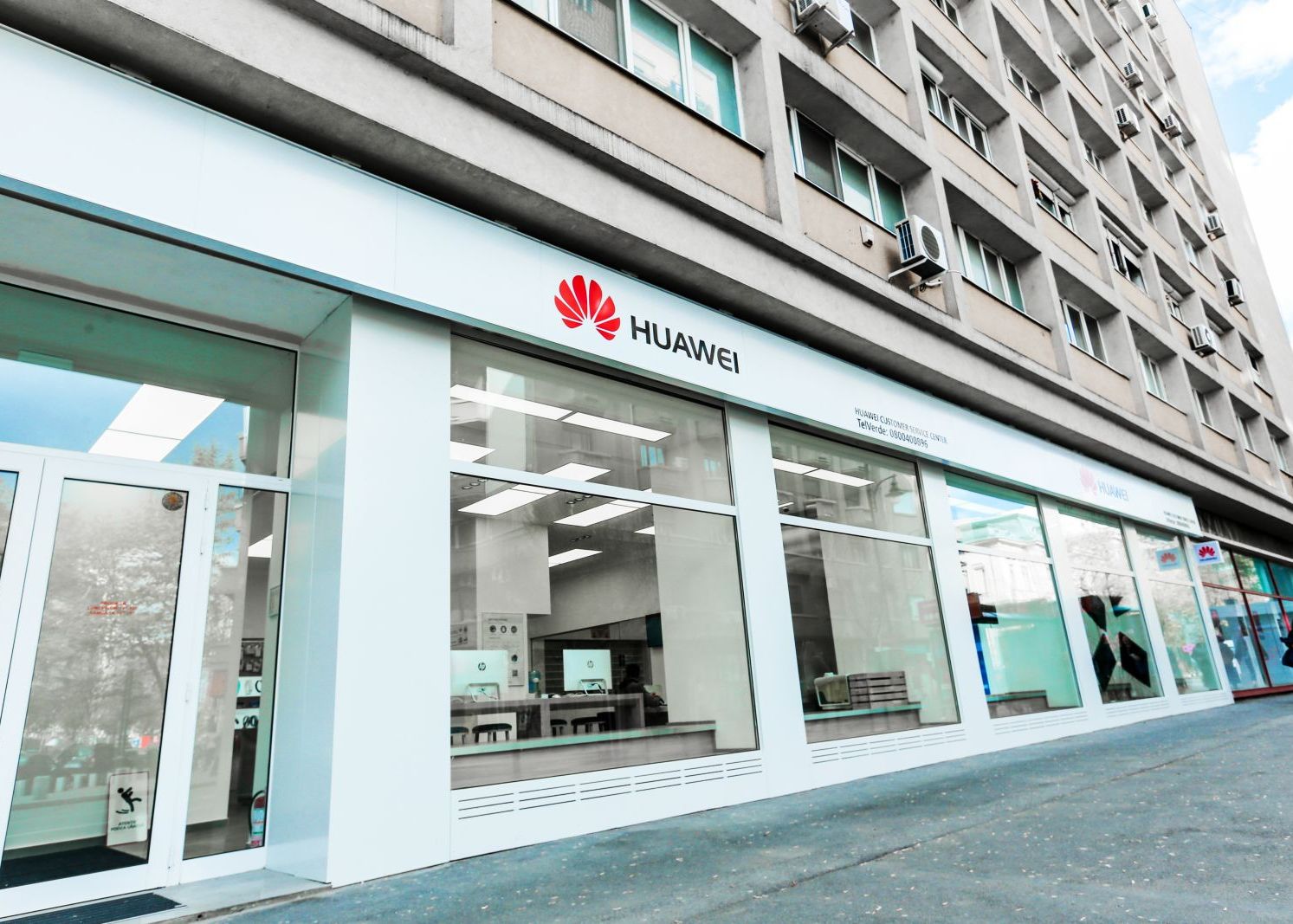 Huawei a deschis primul sau Customer Service Center, in centrul Bucurestiului Huawei Deschide Primul Sau Customer Service Center In Centrul Bucurestiului