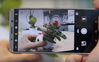 Costa mult, dar se vinde ca painea calda! Comenzile pentru acest smartphone au intrecut toate asteptarile