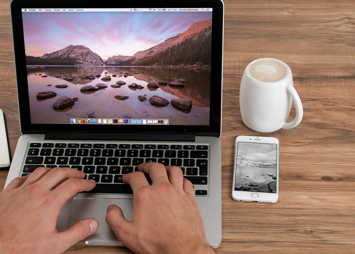 Microsoft Lanseaza Primele Laptopuri Cu Windows Care Promit Autonomie De O Zi