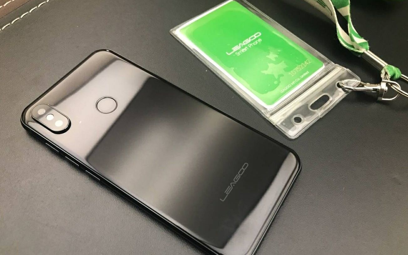 Vrei Un Iphone X Dar Nu Ai Destui Bani Iata Clona Perfecta Care Costa De Trei Ori Mai Putin