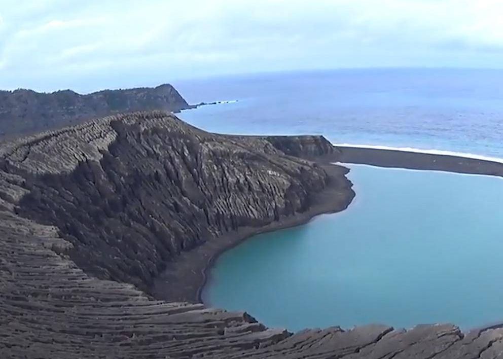 O Insula A Aparut Brusc Din Apele Oceanului Cercetatorii