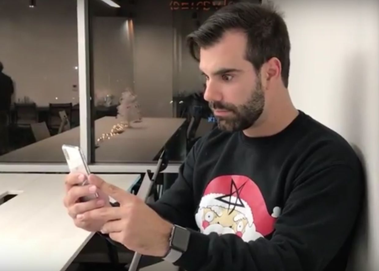 Joc incredibil, conceput special pentru iPhone X! Poti controla actiunea prin miscarea sprancenelor Cel Mai Ciudat Joc Pentru Iphone X Poti Controla Actiunea Doar Prin Miscarea Sprancenelor