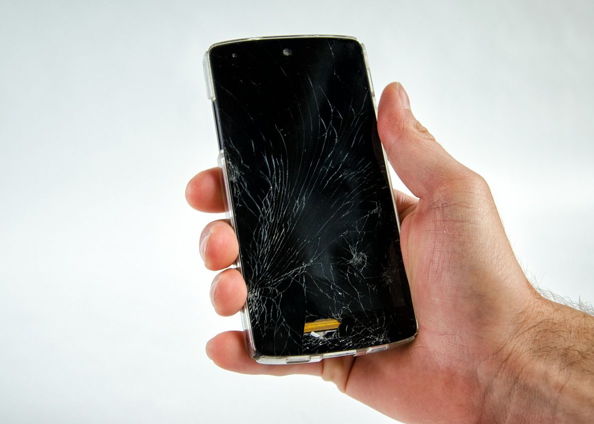 Ecrane incasabile pentru telefoanele mobile! Cercetatorii au inventat sticla care se repara singura Ecrane Incasabile Pentru Telefoanele Mobile Cercetatorii Au Inventat Sticla Care Se Repara Singura