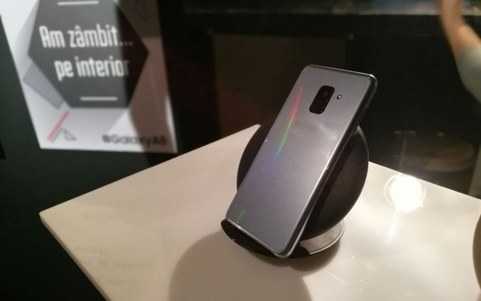 Samsung A Lansat In Romania Noul Galaxy A8 2018 Smartphone Mid Range Cu Specificatii Premium