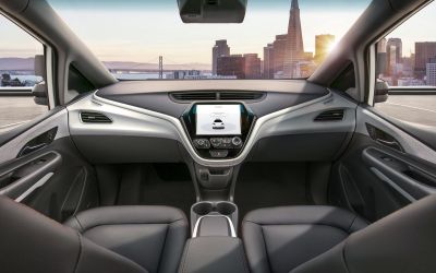 General Motors prezinta prima masina complet autonoma, fara volan si pedale
