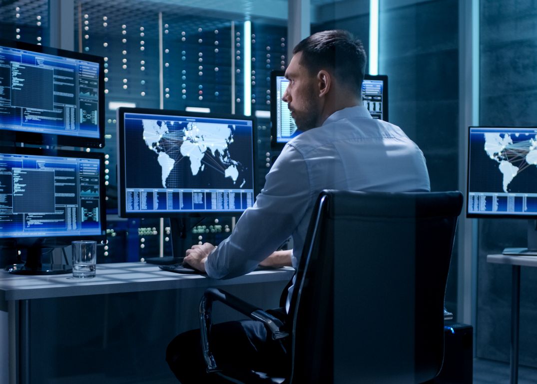 Ceremonia Secreta Care Protejeaza Internetul 14 Oameni Care Detin 7 Chei De Acces Controleaza Totul