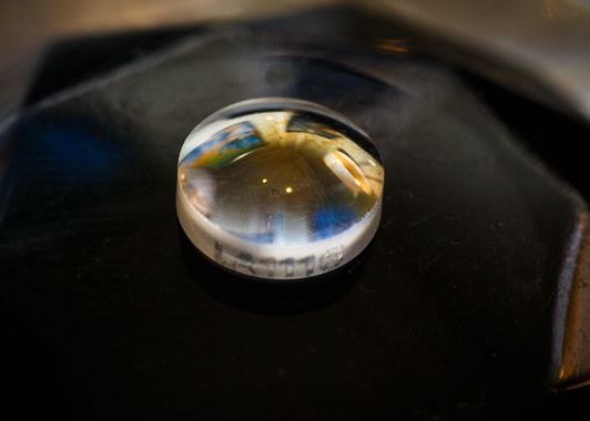 Primul smartphone incasabil va fi lansat in curand! Ecranul va fi din diamante In Curand Telefoanele Vor Avea Ecran Din Diamant