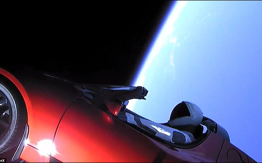 Un Pas Urias Inainte Spacex A Trimis Pe Orbita O Masina Tesla Roadster La Bordul Rachetei Falcon Heavy