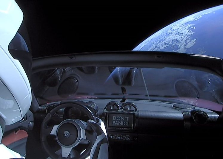 Incarcatura Secreta Lansata In Spatiu Ce Se Afla La Bordul Tesla Roadster