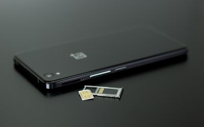 Noile modele de smartphone nu vor mai avea carduri SIM. Tehnologia care le inlocuieste