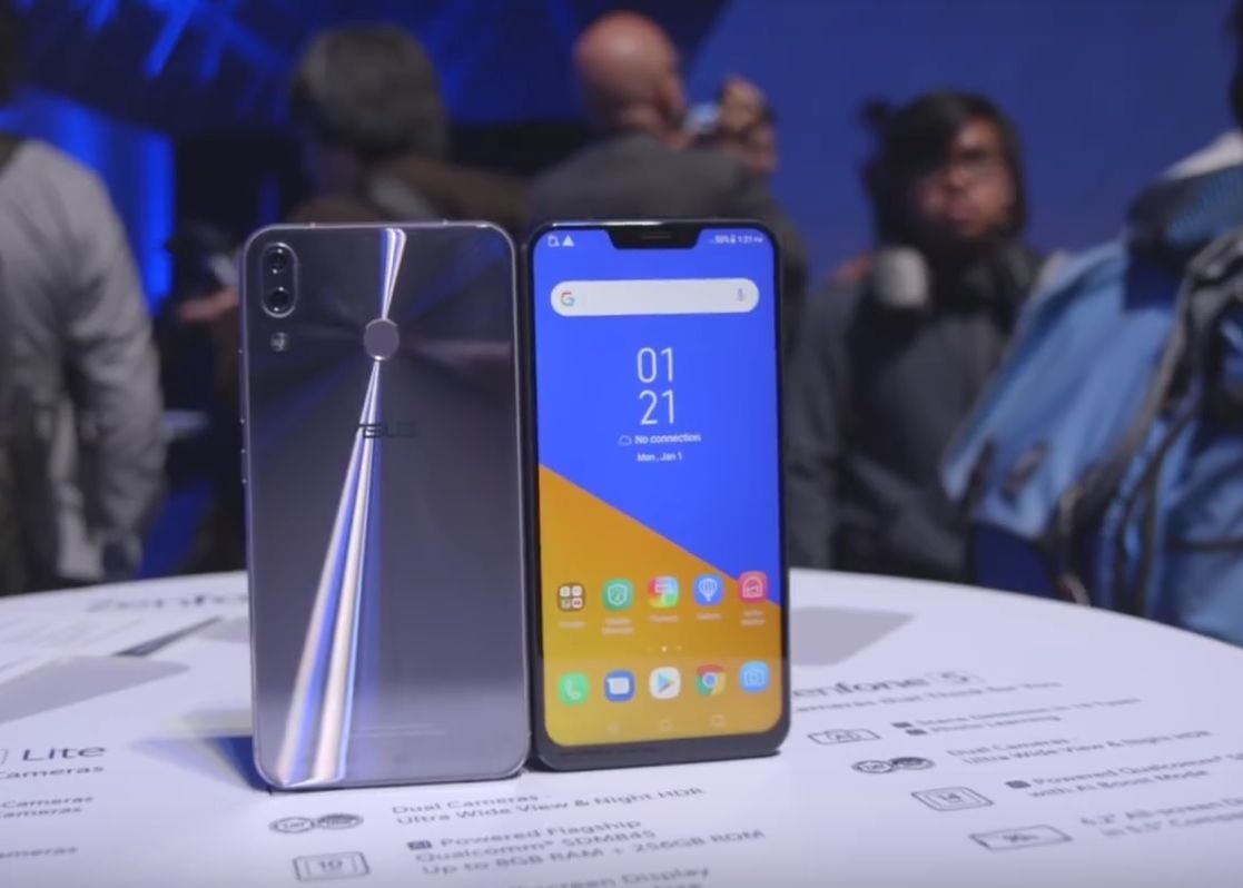 Asus Prezinta Seria Zenfone 5 Varful De Gama Seamana Surprinzator De Mult Cu Iphone X