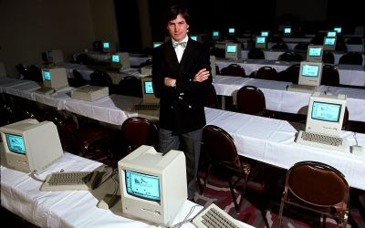 Ce scria Steve Jobs intr-o cerere de angajare depusa cu 3 ani inainte sa fondeze Apple