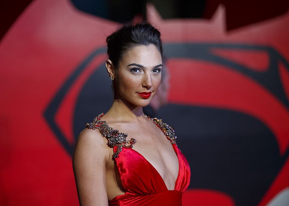 Actrita Gal Godot este imagine noii serii de smarphone Huawei P20 Actrita Gal Godot Este Imagine Noii Serii De Smarphone Huawei P20