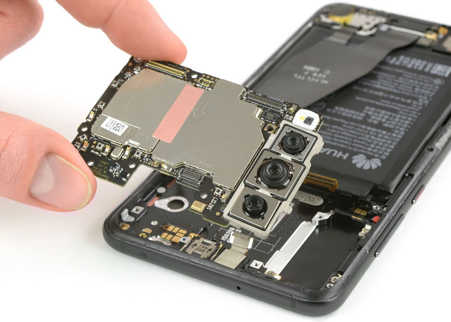 Au dezmembrat un Huawei P20 Pro! Ce-au observat la camera foto este total neasteptat Au Dezmembrat Un Huawei P20 Pro Ce Au Observat La Camera Foto Este Total Neasteptat