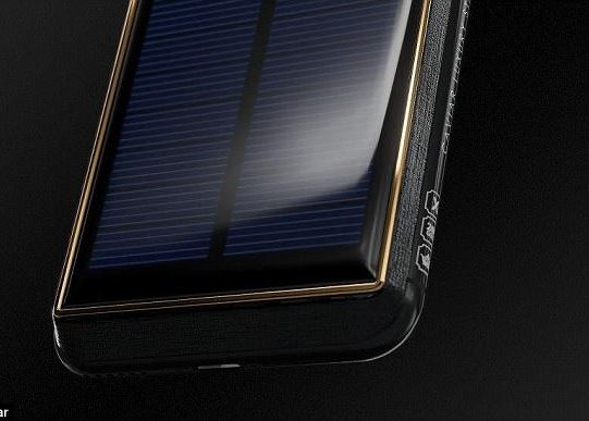 Cat costa iPhone X Tesla, telefonul de lux placat cu aur si dotat cu panou solar Cat Costa Iphone X Tesla Telefonul De Lux Placat Cu Aur Si Dotat Cu Panou Solar