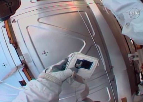 Incident neasteptat pe Statia Spatiala! Ce s-a intamplat cand un astronaut iesit in spatiu a incercat sa filmeze Moment Neasteptat Pe Statia Spatiala Ce S A Intamplat Cand Un Astronaut Iesit In Spatiu A Incercat Sa
