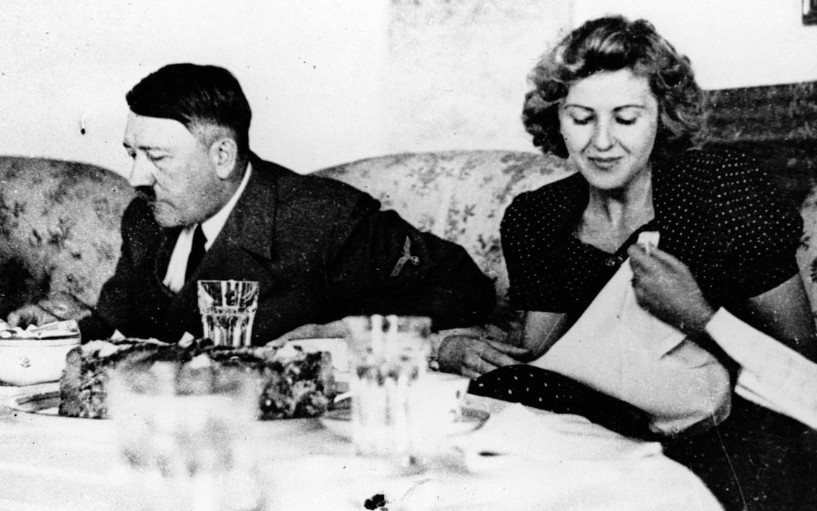 Cum a murit Hitler? Dupa ce i-au analizat dintii, cercetatorii au descoperit cauza mortii Cum A Murit Hitler Dupa Ce I Au Analizat Dintii Cercetatorii Au Descoperit Cauza Mortii