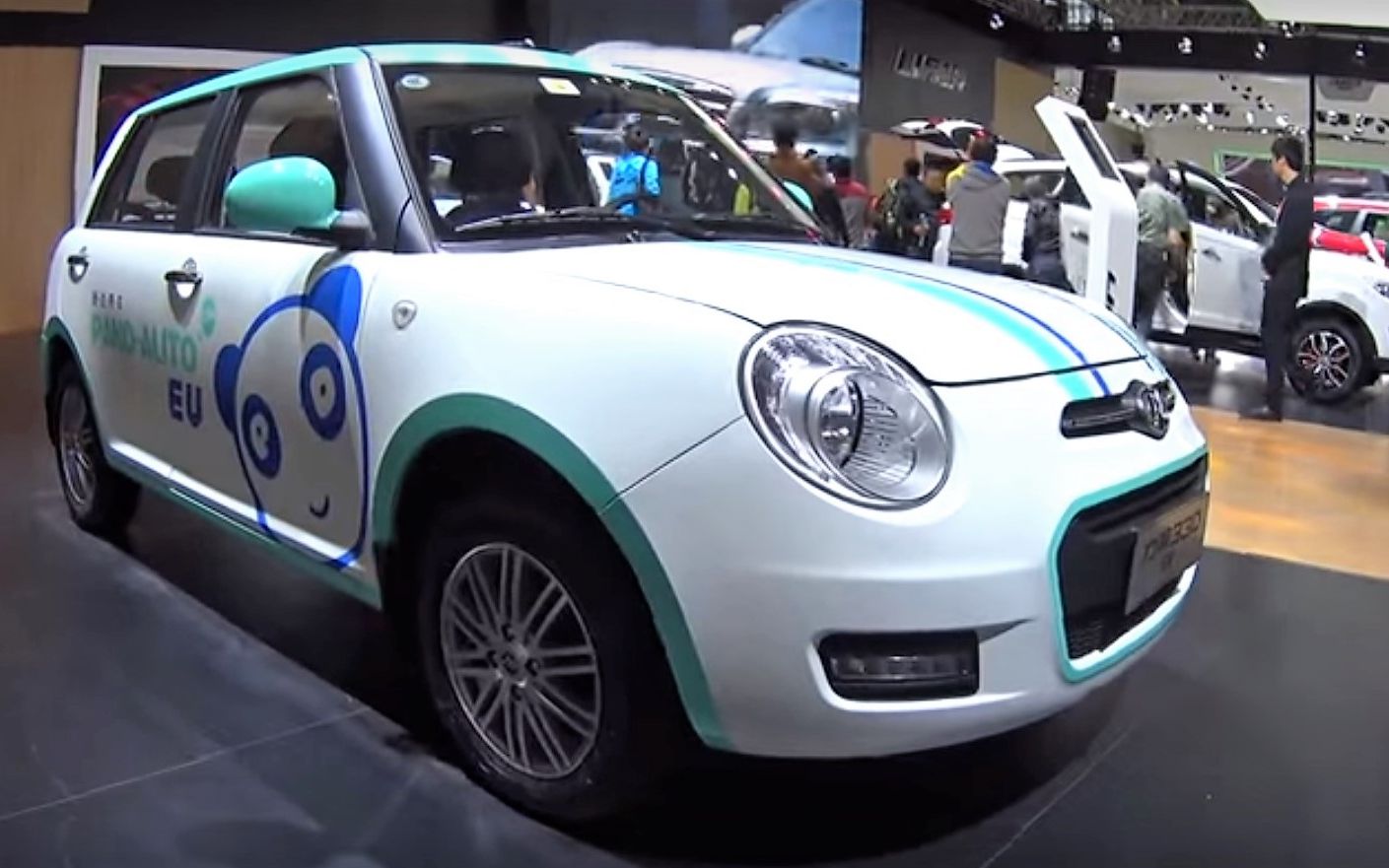 In China A Fost Lansat Serviciul De Taxi Cu Masini Electrice Fara Sofer