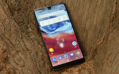 Veste proasta! Ce se intampla cu prima companie care a lansat un smartphone cu ecran decupat si fara margini