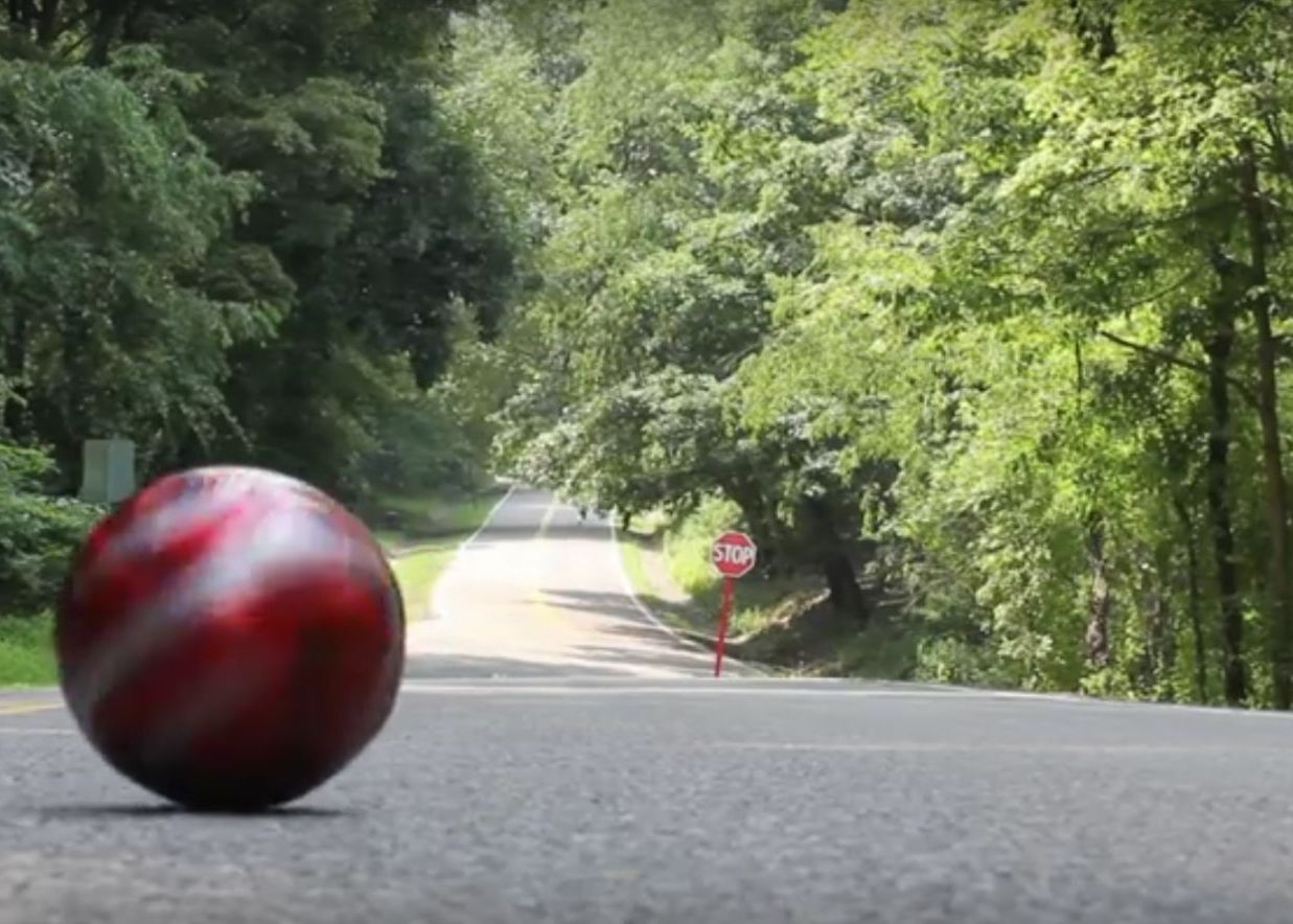 Explicatia Pentru Unul Dintre Cele Mai Stranii Fenomene Din Lume De Ce Urca Aceste Masini Singure La Deal