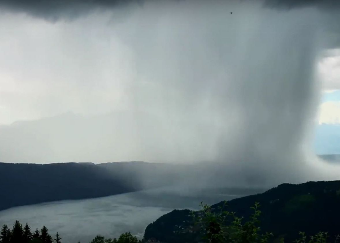 Fenomen Straniu Surprins De Un Alpinist Care Este Explicatia Pentru Acest Tsunami Cazut Din Cer