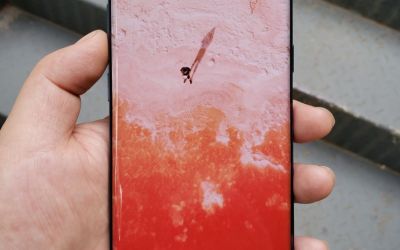 Este acesta prototipul pentru Galaxy S10? Imagini cu un smartphone complet fara margini