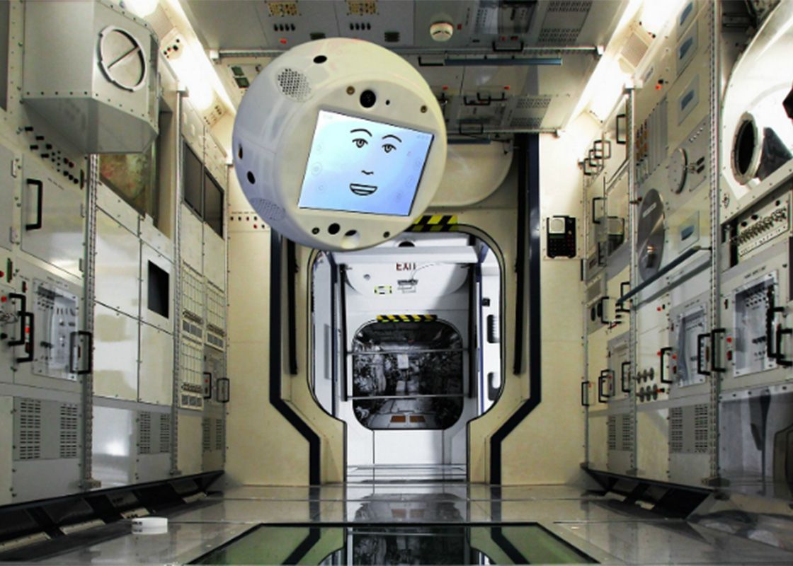 CIMON, primul robot cu Inteligență Artificială care se alătură echipajului de pe Stația Spațială Internațională Cimon Primul Robot Cu Inteligenta Arrtificiala Care Se Alaturi Echipajului De Pe Statia Spatiala Internationala