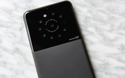 Primul smartphone cu 9 camere foto va fi lansat în curând