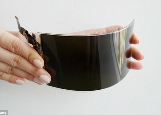 Adio Telefoane Sparte Si Crapate Samsung Anunta Ca A Fabricat Un Ecran Flexibil Indestructibil