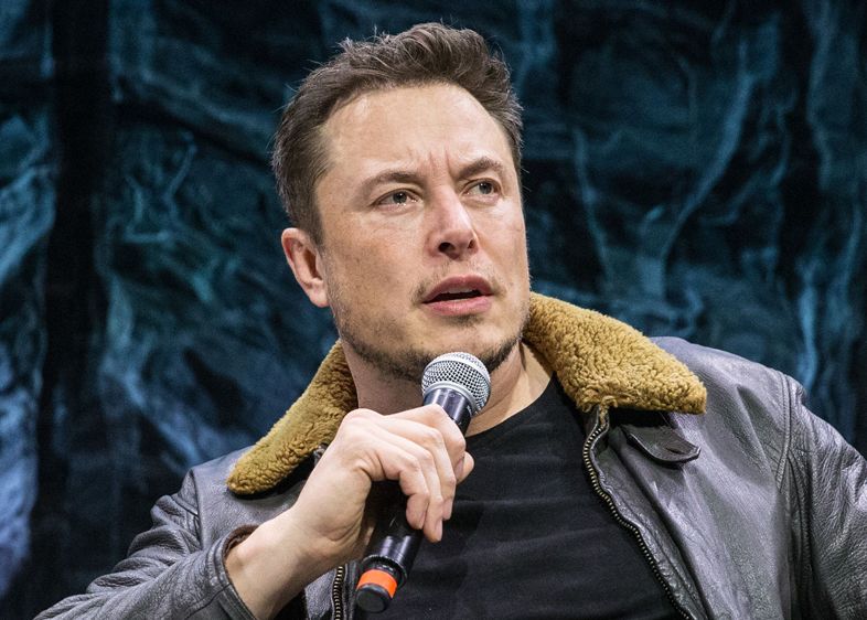 Elon Musk vrea să scoată Tesla de pe bursă. Ce se întâmplă cu gigantul auto în aceste momente Elon Musk Vrea Sa Scoata Tesla De Pe Bursa Ce Se Intampla Cu Gigantul Auto In Aceste Momente